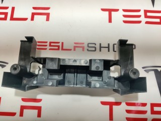 Кронштейн панели пола 2-го ряда сидений (6 мест), ориг. номер 1059716-00-D, Tesla Model X 2015-2021