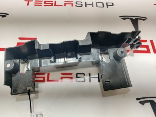 Кронштейн панели пола 2-го ряда сидений (6 мест), ориг. номер 1060170-00-D, Tesla Model X 2015-2021