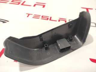 Крышка фонаря багажника, ориг. номер 1058812-00-B, Tesla Model X 2015-2021