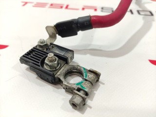 Зажим клеммы АКБ 12V (Плюс + ), ориг. номер 1036883-00-E, Tesla Model X 2015-2021