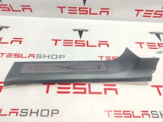 Накладка дверного порога, ориг. номер 1105145-00-B, Tesla Model X 2015-2021