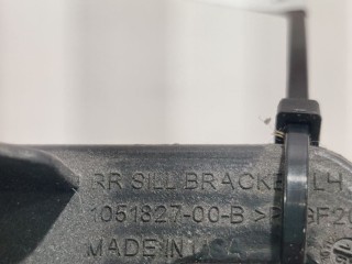 Кронштейн порога двери, ориг. номер 1056095-00-B, 1051827-00-B, Tesla Model X 2015-2021