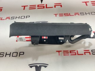 Накладка подъемной задней двери, ориг. номер 1055010-06-J, 1051557-00-E, Tesla Model X 2015-2021