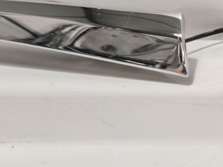 Молдинг подъемной задней двери, ориг. номер 1032249-00-J, Tesla Model X 2015-2021