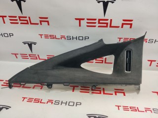 Накладка стойки С, ориг. номер 1035957-16-E, Tesla Model X 2015-2021