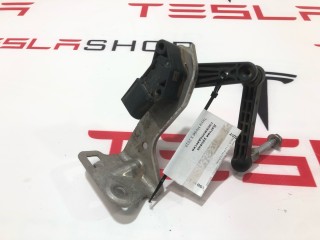 прочая запчасть, ориг. номер 6006526-00-B, 1027976-00-A, Tesla Model X 2015-2021