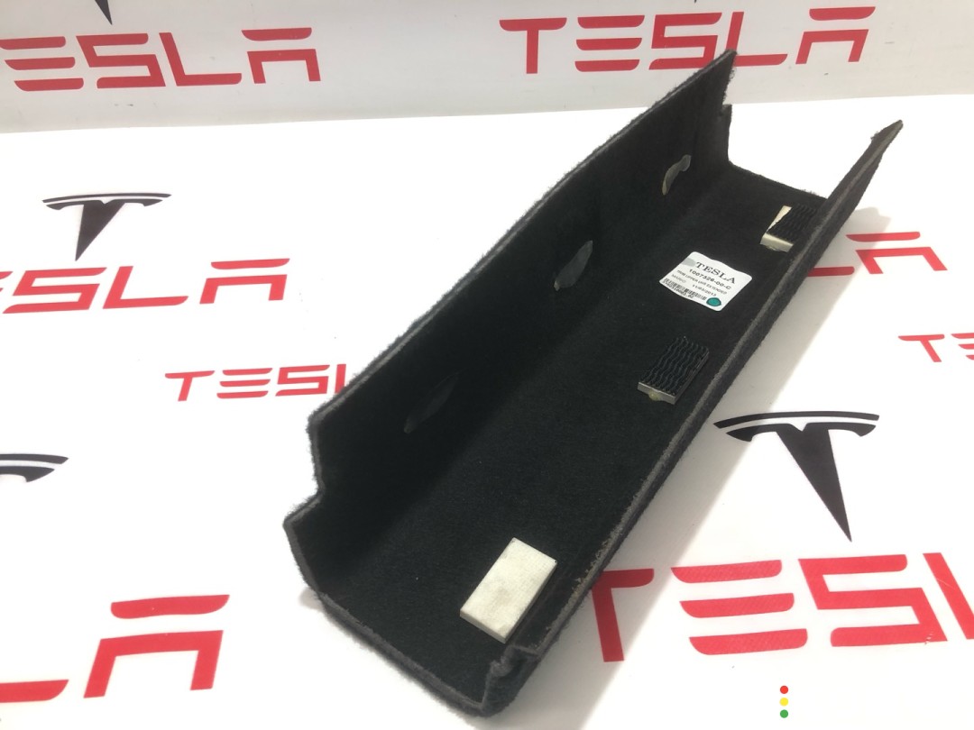 1007326-00-D Обшивка П-образная переднего бокса подкапотного (ковровая) Tesla Model S 2013г. - фото №3