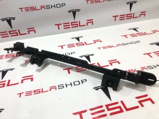 Кронштейн крепления вентилятора кондиционера, ориг. номер 1054164-00-D, Tesla Model X 2015-2021
