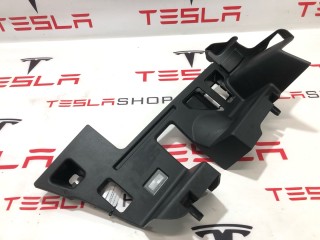 Накладка пластиковая под рулевой колонкой, ориг. номер 1035577-00-D, Tesla Model X 2015-2021