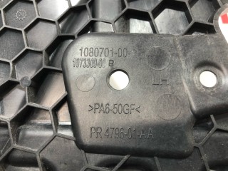 Кронштейн обшивки багажного отделения, ориг. номер 1080701-00-D, Tesla Model X 2015-2021