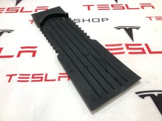 прочая запчасть, ориг. номер 1058083-00-B, Tesla Model X 2015-2021