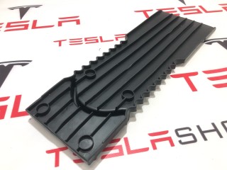 прочая запчасть, ориг. номер 1058083-00-B, Tesla Model X 2015-2021