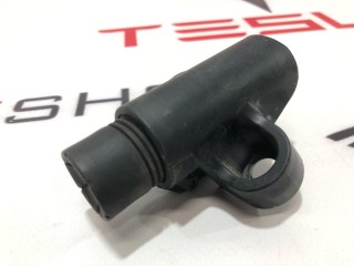 Корпус упора крышки багажника, ориг. номер 1051428-00-C, Tesla Model X 2015-2021