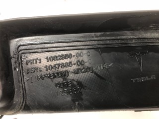 Облицовка проема багажника, ориг. номер 1062356-00-C, 1047885-00-C, Tesla Model X 2015-2021