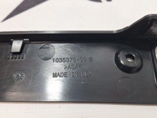 Кронштейн подсветки номера и хром накладки, ориг. номер 1046925-00-E, 1035370-00-E, Tesla Model X 2015-2021