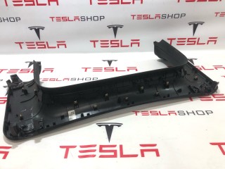 Накладка стекла, подъемной задней двери, ориг. номер 1051554-06-J, Tesla Model X 2015-2021