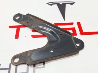 Кронштейн крепления подрамника, ориг. номер 6008489-00-A, Tesla Model S 2012-2016