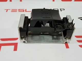 Крышка-фиксатор, ориг. номер 1003311-00-B, Tesla Model S 2012-2016