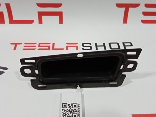 Ручка внутренняя закрытия крышки багажника, ориг. номер 1050409-00-D, Tesla Model X 2015-2021