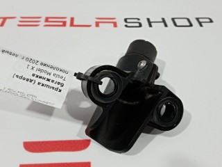 Корпус упора крышки багажника, ориг. номер 1051428-00-C, Tesla Model X 2015-2021