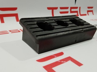 прочая запчасть, ориг. номер 1009124-00-C, Tesla Model S 2012-2016