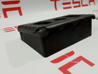 прочая запчасть, ориг. номер 1009124-00-C, Tesla Model S 2012-2016