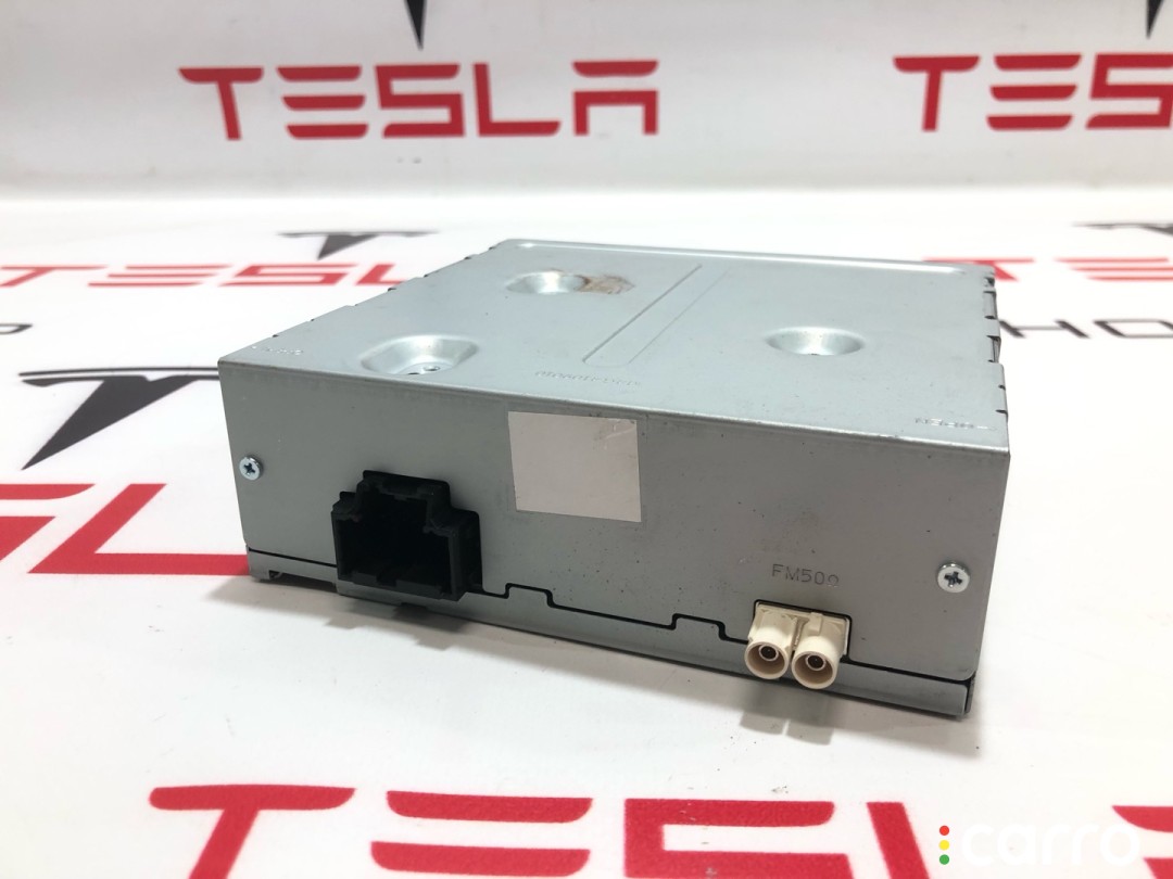 1004787-01-C, 1052323-00-B Радио FM/HD/XM Tesla Model S 2013г. - фото №2