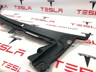 Подкапотная накладка стеклоочистителей, ориг. номер 1008976-00-E, Tesla Model S 2012-2016