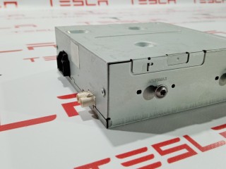 Радио FM/HD/XM, ориг. номер 1004787-01-C, Tesla Model S 2012-2016