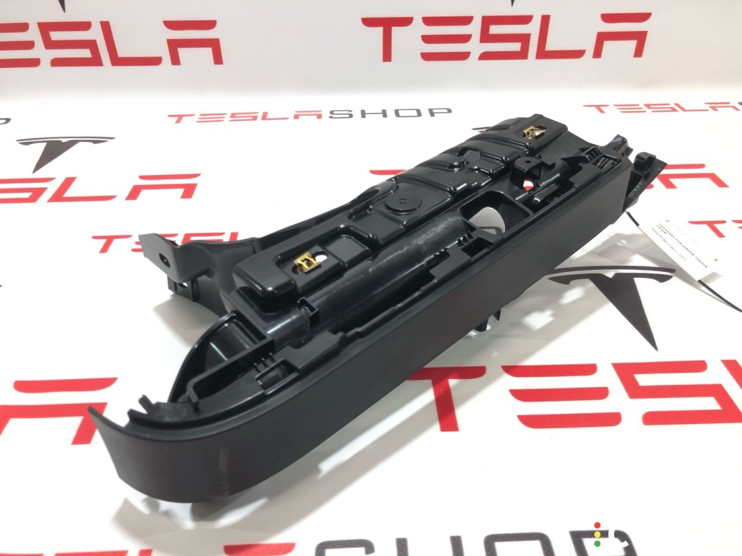 Накладка подъемной задней двери Tesla Model X рест 2021-2026, 1051549-00-H, фото 1