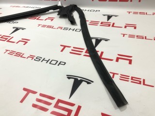 Уплотнитель стекла внутренний двери, ориг. номер 1618419-00-C, Tesla Model X рест 2021-2026