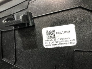Накладка боковая торпеды, ориг. номер 1622065-00-C, 1622066-00-B, Tesla Model X рест 2021-2026
