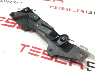 Кронштейн крепления обшивки двери, ориг. номер 1614338-00-A, Tesla Model X рест 2021-2026
