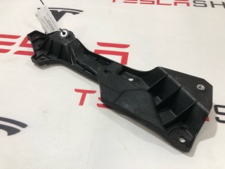 Кронштейн крепления обшивки двери, ориг. номер 1614338-00-A, Tesla Model X рест 2021-2026