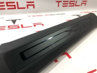 Накладка дверного порога, ориг. номер 1626481-98-B, Tesla Model X рест 2021-2026