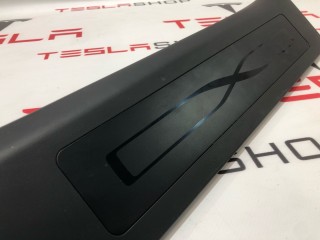 Накладка дверного порога, ориг. номер 1626484-00-A, 1626479-00-C, Tesla Model X рест 2021-2026