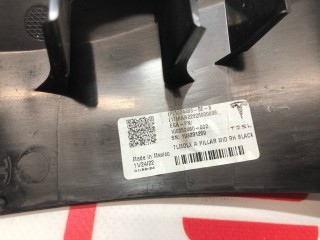 Накладка стойки А, (средняя высота), ориг. номер 1624483-00-A, 1624488-00-B, Tesla Model X рест 2021-2026