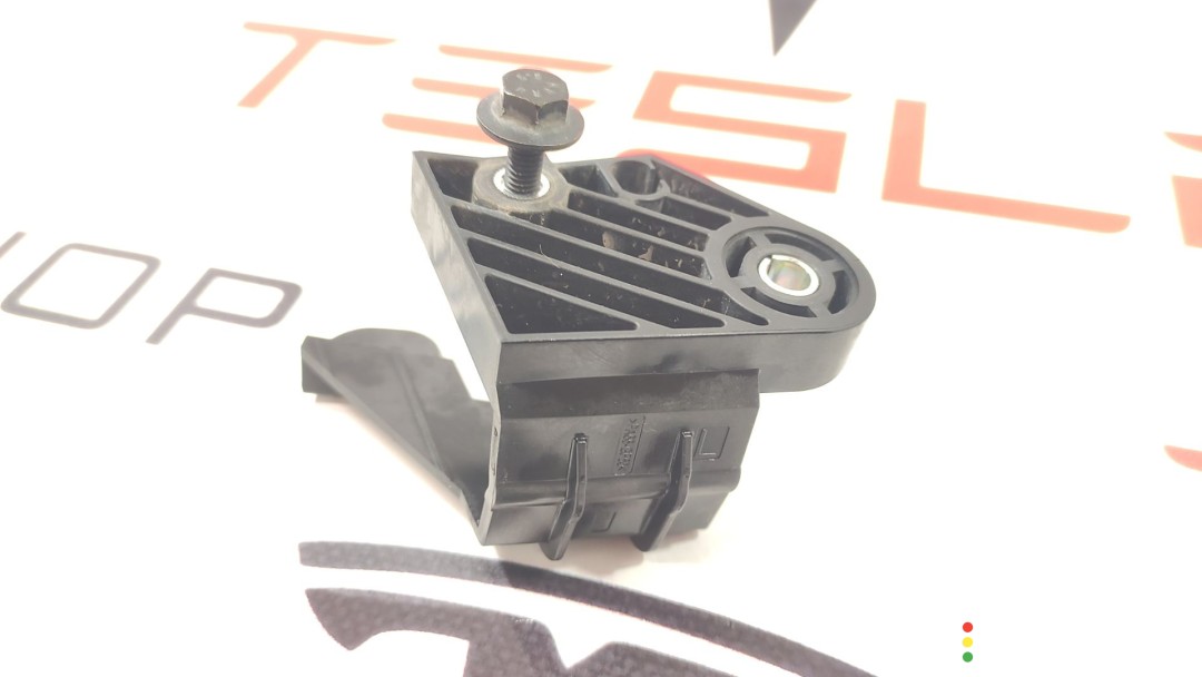 Кронштейн переднего датчика ABS Tesla Model X рест 2021-2026, 2047490013, фото 1
