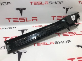 Накладка дверного порога, ориг. номер 1626482-98-B, Tesla Model X рест 2021-2026