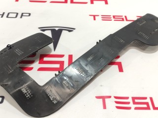 Кронштейн крепления фары противотуманной правой, ориг. номер 1493748-00-A, Tesla Model Y 2020-2026