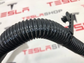 Шланги охлаждающей жидкости, ориг. номер 1608663-00-D, Tesla Model X рест 2021-2026