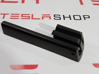 Заглушка салазки сиденья, ориг. номер 1031676-00-A, Tesla Model S 2012-2016