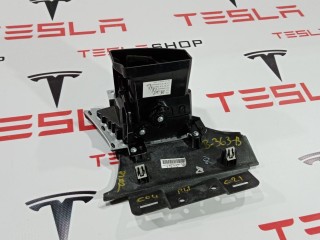 прочая запчасть, ориг. номер 1004518-03-F, Tesla Model X 2015-2021