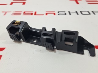 Кронштейн накладки, стойки В, ориг. номер 1108816-00-A, Tesla Model X рест 2021-2026