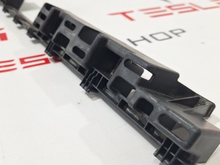 Кронштейн порога двери, ориг. номер 1053726-00-B, Tesla Model X рест 2021-2026