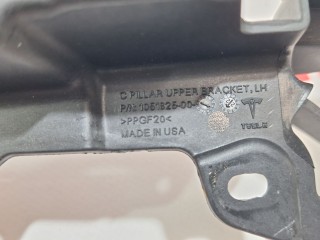 Кронштейн накладки, стойки C, ориг. номер 1051825-00-B, 1056083-00-C, Tesla Model X рест 2021-2026
