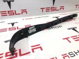 Панель багажного отделения (пластик), ориг. номер 1073294-00-D, Tesla Model X рест 2021-2026