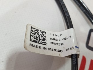 Пневмопровод, ориг. номер 1420937-00-B, Tesla Model X рест 2021-2026