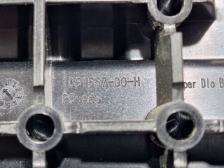 Накладка подъемной задней двери, ориг. номер 1051557-00-H, 1055015-00-D, 1055010-00-K, Tesla Model X рест 2021-2026