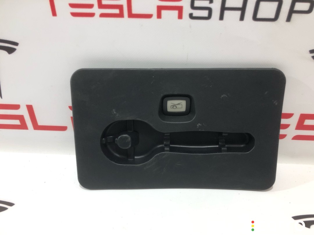 Панель корыта подкапотного пространства Tesla Model S 2-й рест 2021-2026, 1516185-00-A, фото 1